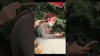 Щекочу красотку ПРАНК / Реакция девушки Best tickle pranks 