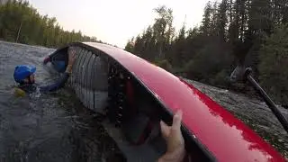 Canoe self-rescue method: re-entry.
