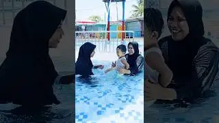 Pertama Kali ZUZU Mandi Dikolam Renang #fatinsurayya #viral #shorts
