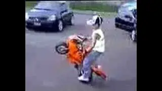 ▶   Interesting Social Video(5 yaşında inanılmaz hareketler)