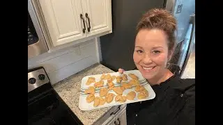 Easy Pecan Pralines with ingredients you probably already have in your pantry | Southern dessert