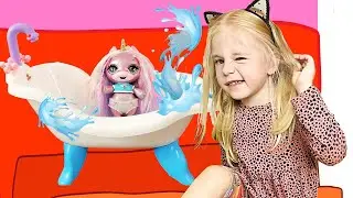 Лера хочет быть няней и играет с малышом