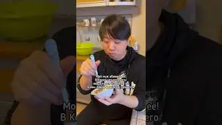 Кореец пробует морковь по-корейски. Рецепт от мамы 