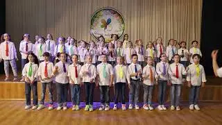 песня «Здравствуйте, мамы» (муз. Чичикова, сл. Ибряева )