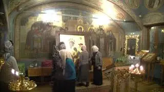 Молебен с акафистом Страстной иконе Божией Матери.  Храм Успения в  Путинках