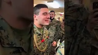Gay Marines ? 🤔 