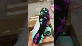 New boots be like