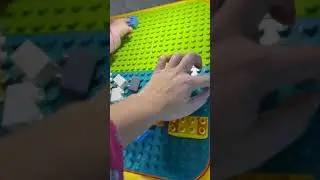 Столик Жираф с лампой и конструктором