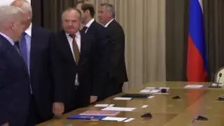 Галстук подтяни!   Путин сделал замечание Рогозину за небрежный вид