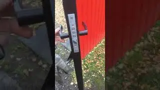 Забор с распашными воротами и калиткой