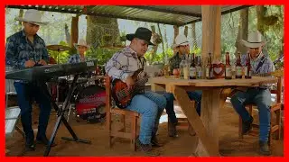 Periko Sanchez y Los Nobles de Oaxaca - Popurri Chicano: EL Parrandero, Cartas Marcadas
