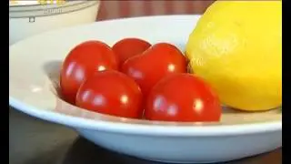 SASHA & КАША. Белая рыба под соусом бешамель и салат капрезе с пряным творогом и травяным песто