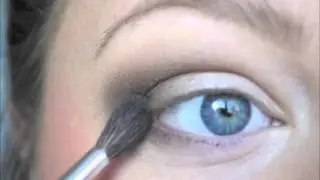Tutorial - Brown smokey eye for blue eyes closeup!