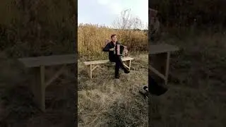 Проезжала конница, двигались отряды....