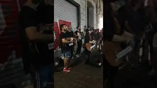 Иранцы очень красиво поют в Стамбуле))