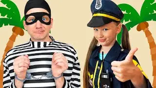 Lisa playing Police and catch a prisoner on vacation