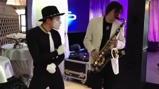 Мимы и саксофон