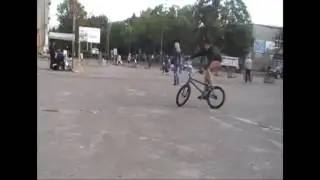Классные трюки на BMX