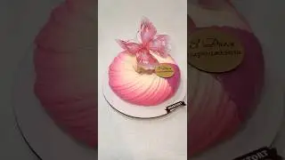 Мусовий торт з метеликом 