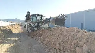 D7 ye Kafa Tutar Hidromek 102B Maestro Bekoloder || HMK Backhoe Loader Working