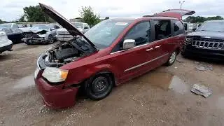 X0608B 2011 Chrysler Town & Country