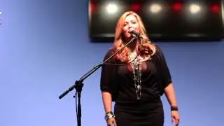 Erica Nicole performing in Zoom Tan Live Lounge