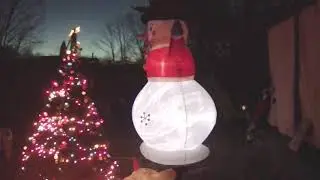 MJX B20 DRONE CHECKING OUT CHRISTMAS DECORATIONS