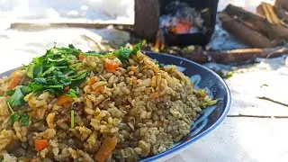 Yesterday's rice, with vegetables on the fire
