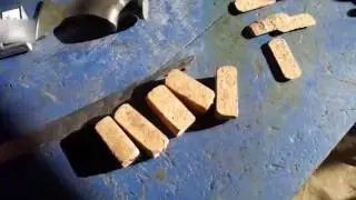 Как сделать плавающий нож своими руками из обычных пробок How to make a floating cork knife