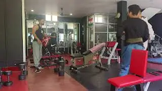 Akela workout karne Mai bhi alg maja hai💪❤️🤗