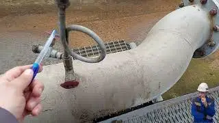 ⚡ Для чего манометру такая изогнутая трубка?