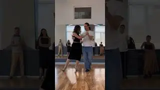 Простая калесита из шага в сторону. Аргентинское танго. #bogdantango #tango #богдантанго #танго