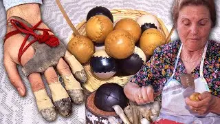 Bull leather balls and protective thimbles to enjoy a traditional game