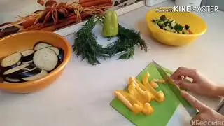 Готовим овощной салат с баклажаном
