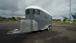 Float Factory Millenium 3-horse angle load