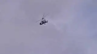 Scot Gossard flying in a Gyro at Bensen Days 2008