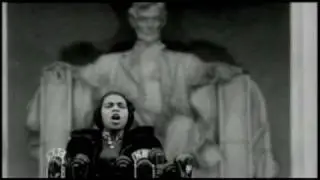 Marian Anderson Sings at Lincoln Memorial