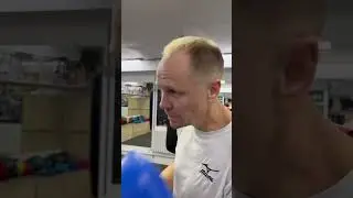 Когда тренер на первой тренировке сказал, что у боксёра должны быть быстрые ноги! 🤜🤪🥊 😁🙈
