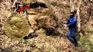The Moment of Finding Treasure Among the Rocks!!!