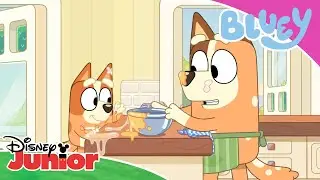💙 Den perfekta omeletten | Bluey | Disney Junior Sverige