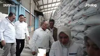 Menko Pangan Zulkifli Hasan Tinjau Stok Beras di Gudang BULOG Jakarta untuk Bantuan Bencana Sumatra