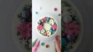 Buttercream Poinsettia Wreath Cake