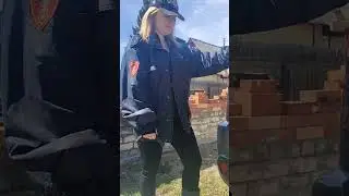 любишь кататься люби и лодку надувать)))