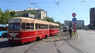 Трамваи КТМ-1 №0002, МТВ-82 №1278 и РВЗ-6 №222 следуют на ретропарад 4 июня 2022