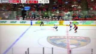 Linesman gets injured during Montreal Canadiens and Florida Panthers scrum