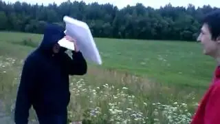 Этот пеноплас весит до