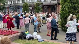 Танцуем под звуки вальса Евгения Доги!!!
