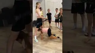 Пробеги между ногами челлендж 😜