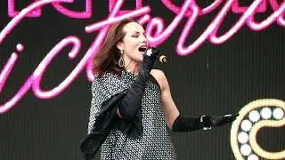 С.Вильгельм-Плащевская - Victor/Victoria (Книжный Салон 17.05.18)