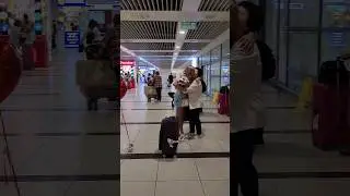 Пусть останется в памяти встреча с мамой спустя год разлуки 